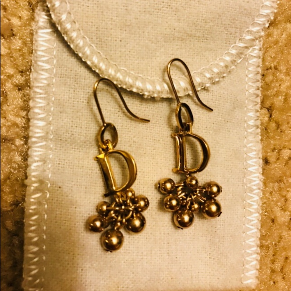 CHRISTIAN DIOR “D” Logo Gold color Earring